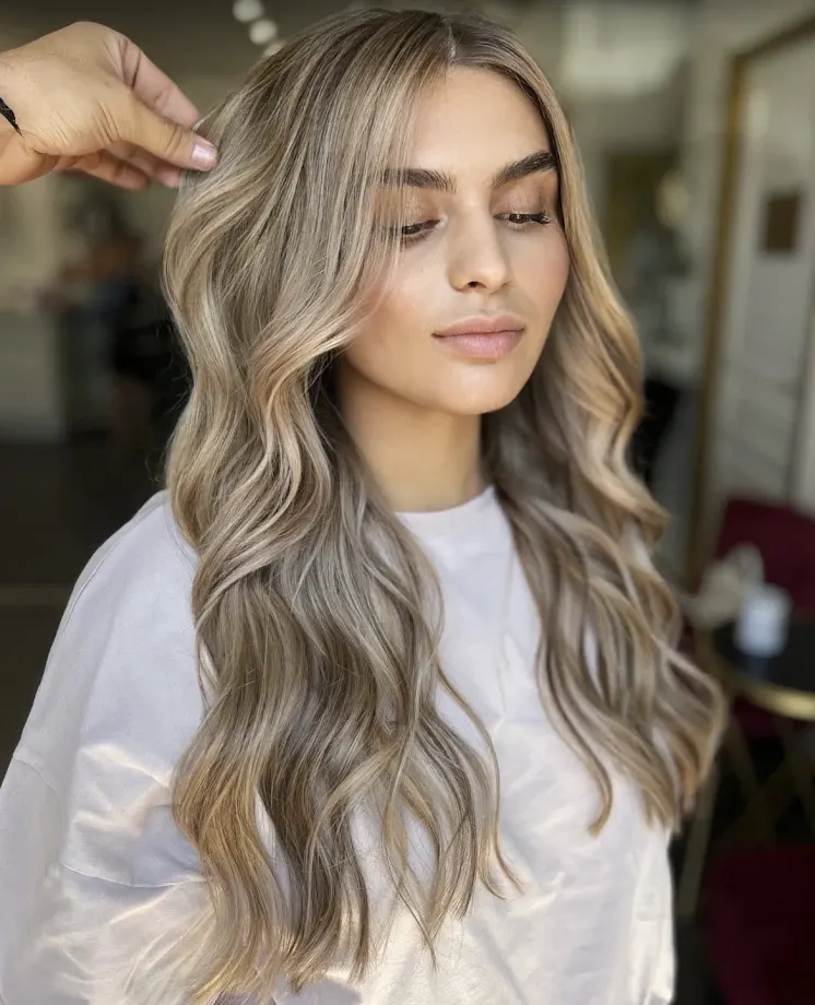 Réalisation coloration par SYA Coiffure à Cannes